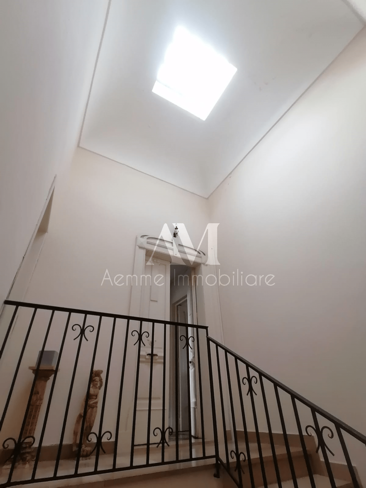 TSR Watermark – 878
